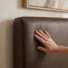 Cabeceira Painel Suspenso Solteiro 100 cm Luna Retangular Corino Canela Artte