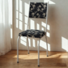 Cadeira Tubular Europa 258 Branco Assento Preto Flor ARTEF