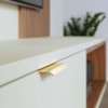 Painel Suspenso Tv 65 Pol 180 cm Tocantins Off White Nogueira Real Colibri