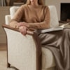 Poltrona Decorativa Ambar Braços Pes Em Madeira Boucle TCE 1010 MOLL