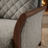 Poltrona Decorativa Ambar Braços Pes Em Madeira Boucle TCE 1018 MOLL