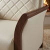 Poltrona Decorativa Ambar Braços Pes Em Madeira Courino TCS 725 MOLL