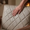 Poltrona Decorativa Ambar Braços Pes Em Madeira Courino TCS 726 MOLL