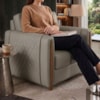 Poltrona Decorativa Aurora Pes Madeira Courino TCS 726 MOLL