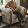 Poltrona Decorativa Capitone Milano Pes Madeira Courino TCS 725 MOLL
