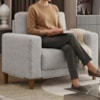 Poltrona Decorativa Oasis Pes Madeira Boucle TCE 1018 MOLL