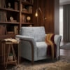 Poltrona Decorativa Royal Base Madeira Boucle TCE 1018 MOLL