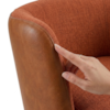 Poltrona Decorativa Verso Pes Madeira Linho Color Trend E Courino TCA 303 TCS 727 MOLL