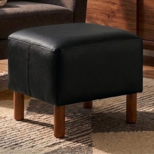 Puff Decorativo Verso 45x51 cm Pes Madeira Courino TCS 724 MOLL